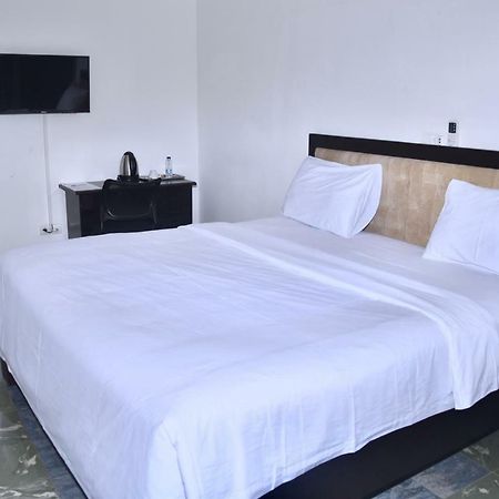 Hotel La Couronne Rw Yaounde Exterior photo