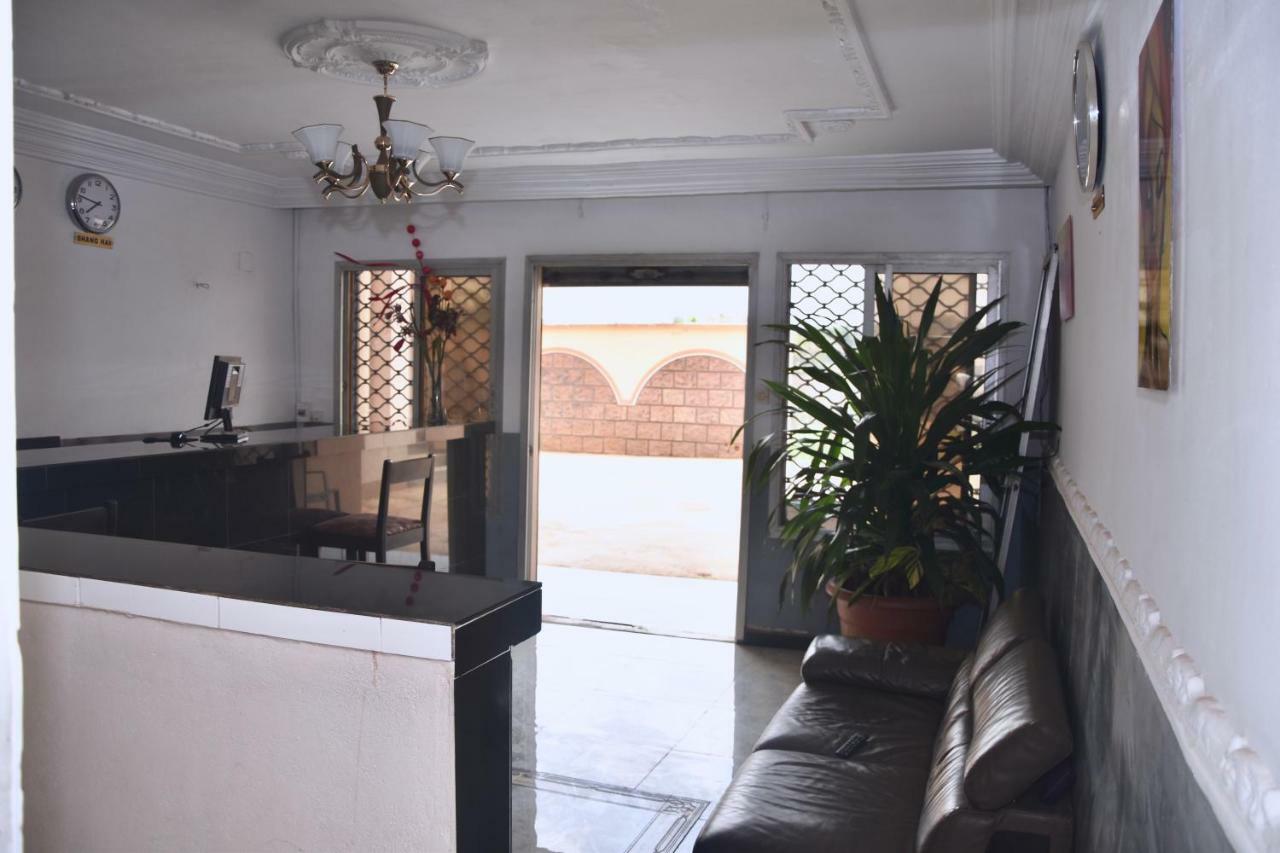 Hotel La Couronne Rw Yaounde Exterior photo