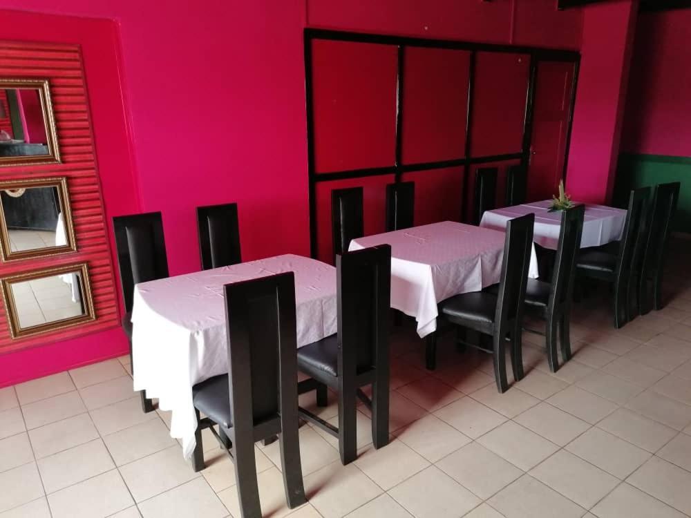 Hotel La Couronne Rw Yaounde Exterior photo