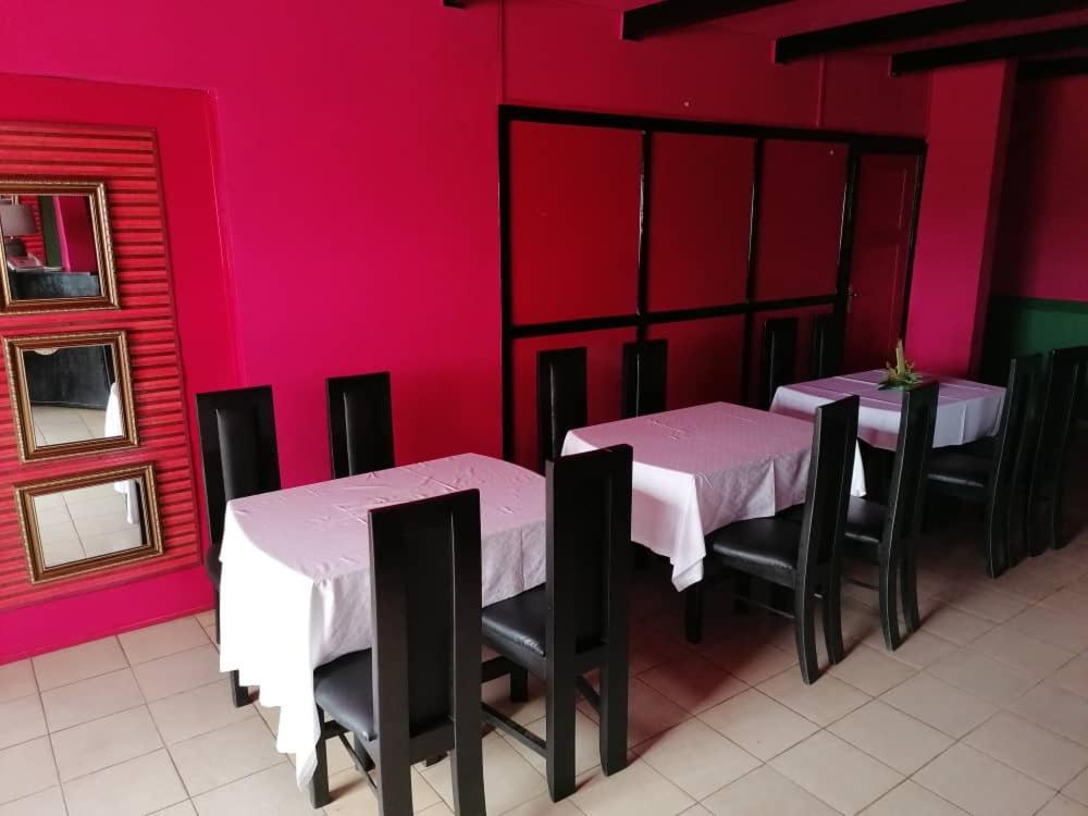 Hotel La Couronne Rw Yaounde Exterior photo